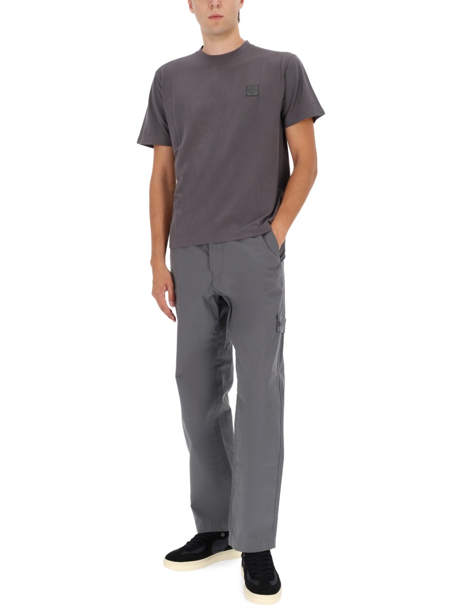 T-SHIRT CON LOGO