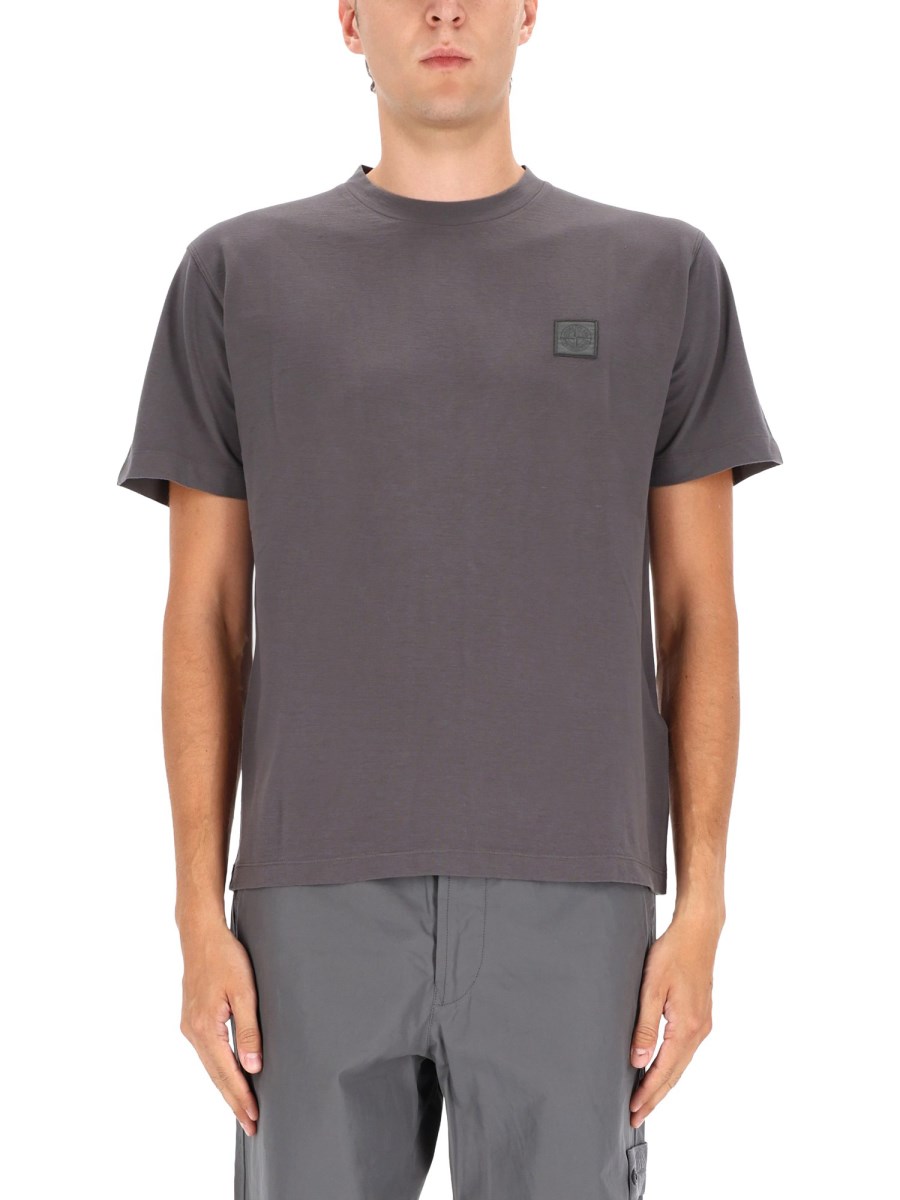 T-SHIRT CON LOGO