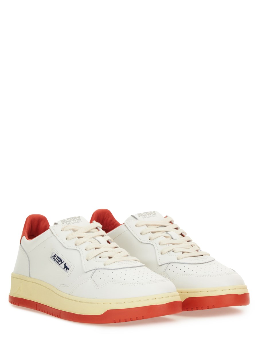 SNEAKER MEDALIST LOW