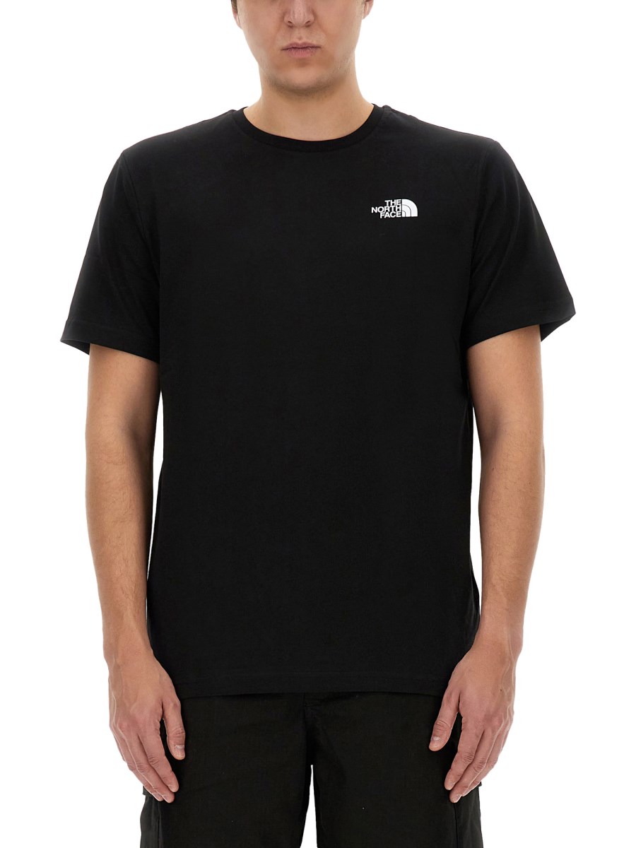 T-SHIRT CON LOGO 