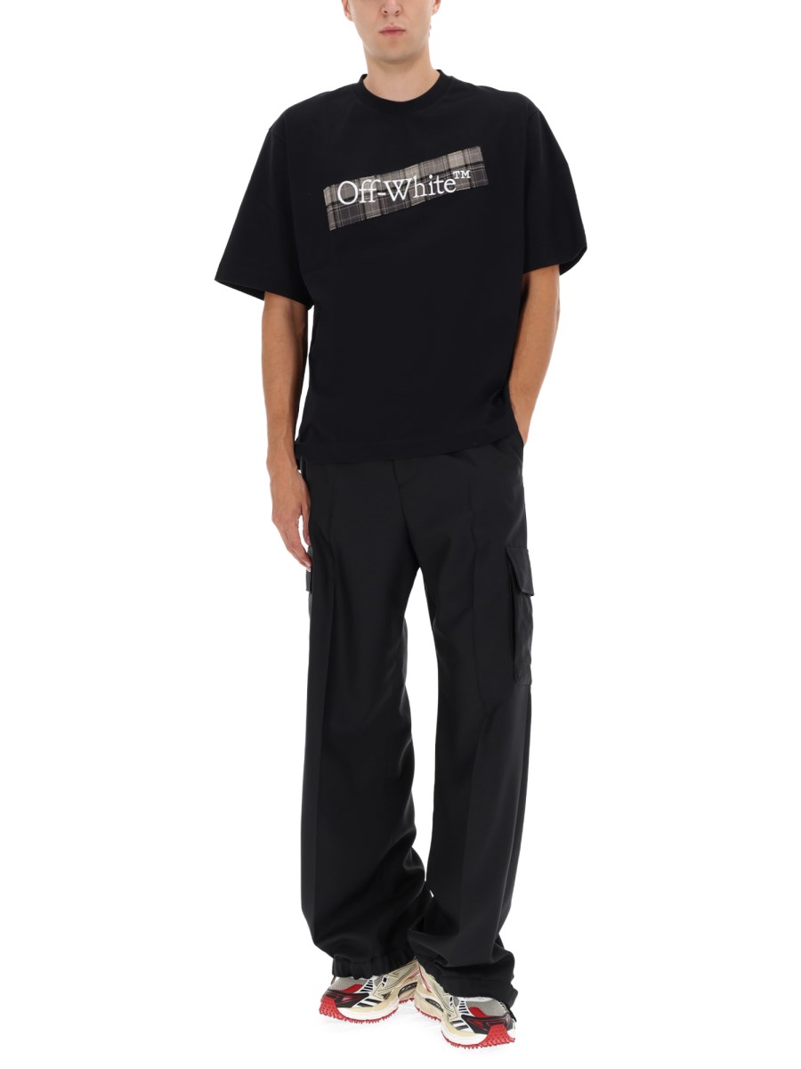 T-SHIRT CON LOGO