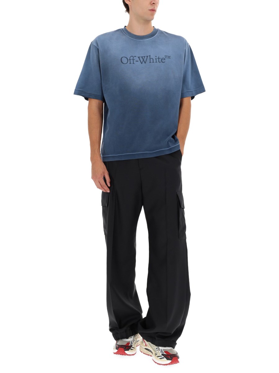 T-SHIRT CON LOGO