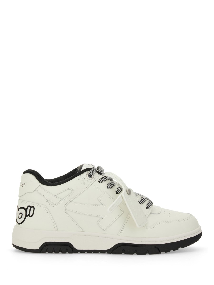 SNEAKER OUT OF OFFICE PATCH
