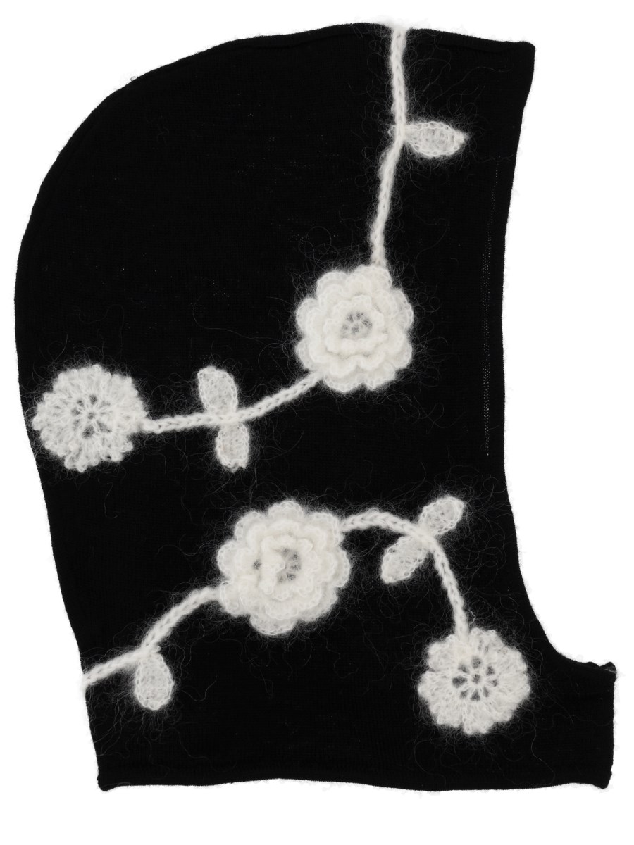 BALACLAVA CON FIORI RICAMATI