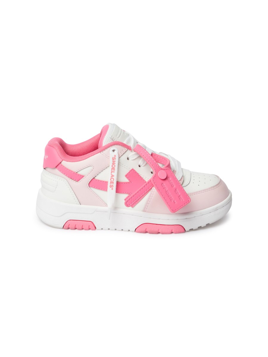 SCARPE CON TAG