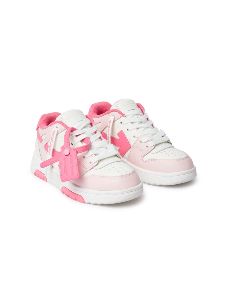 SCARPE CON TAG