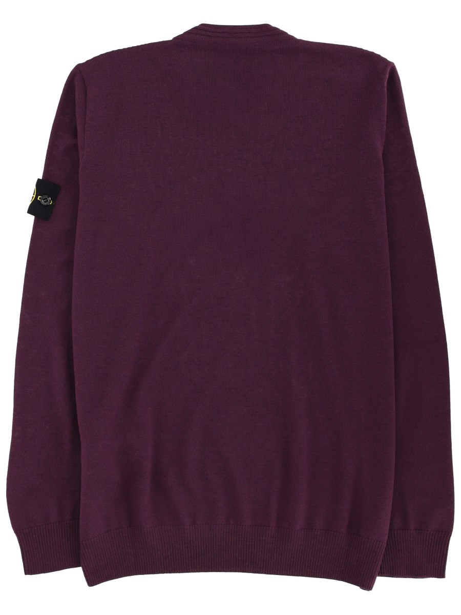 MAGLIA CON PATCH LOGO