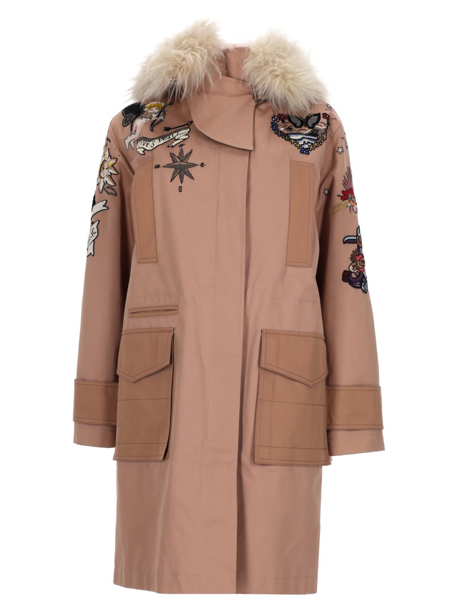 CAPPOTTO CON DECORAZIONI 