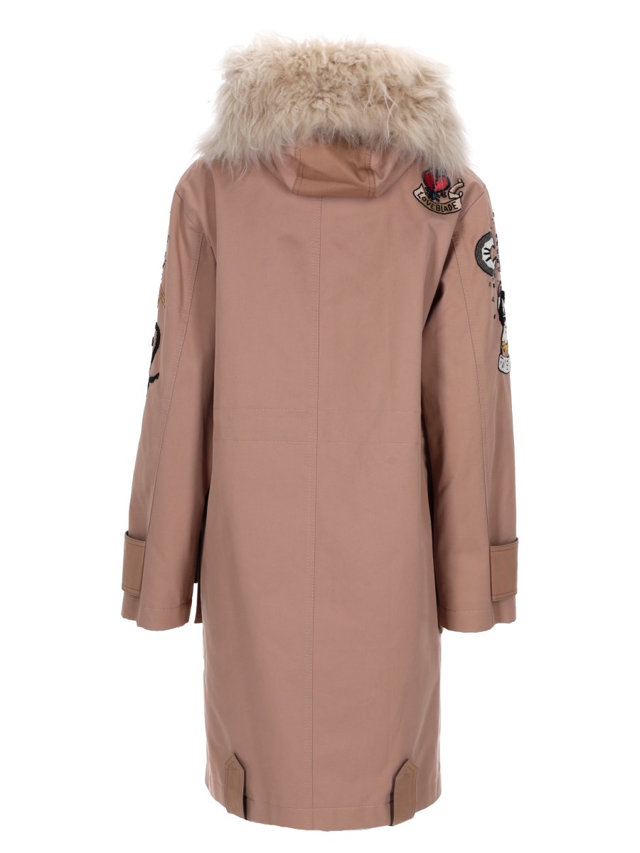 CAPPOTTO CON DECORAZIONI 
