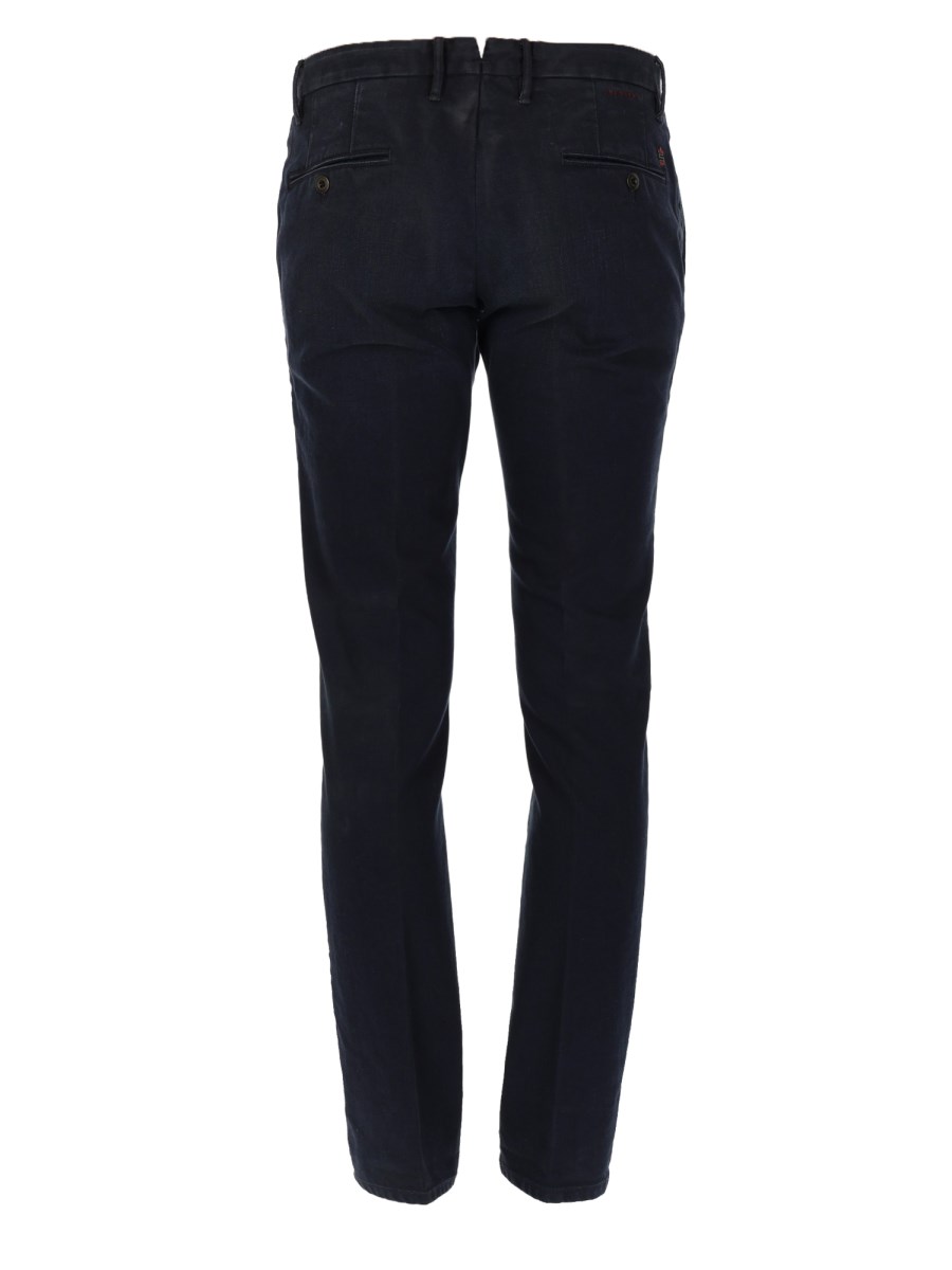 JEANS CON PATCH LOGO