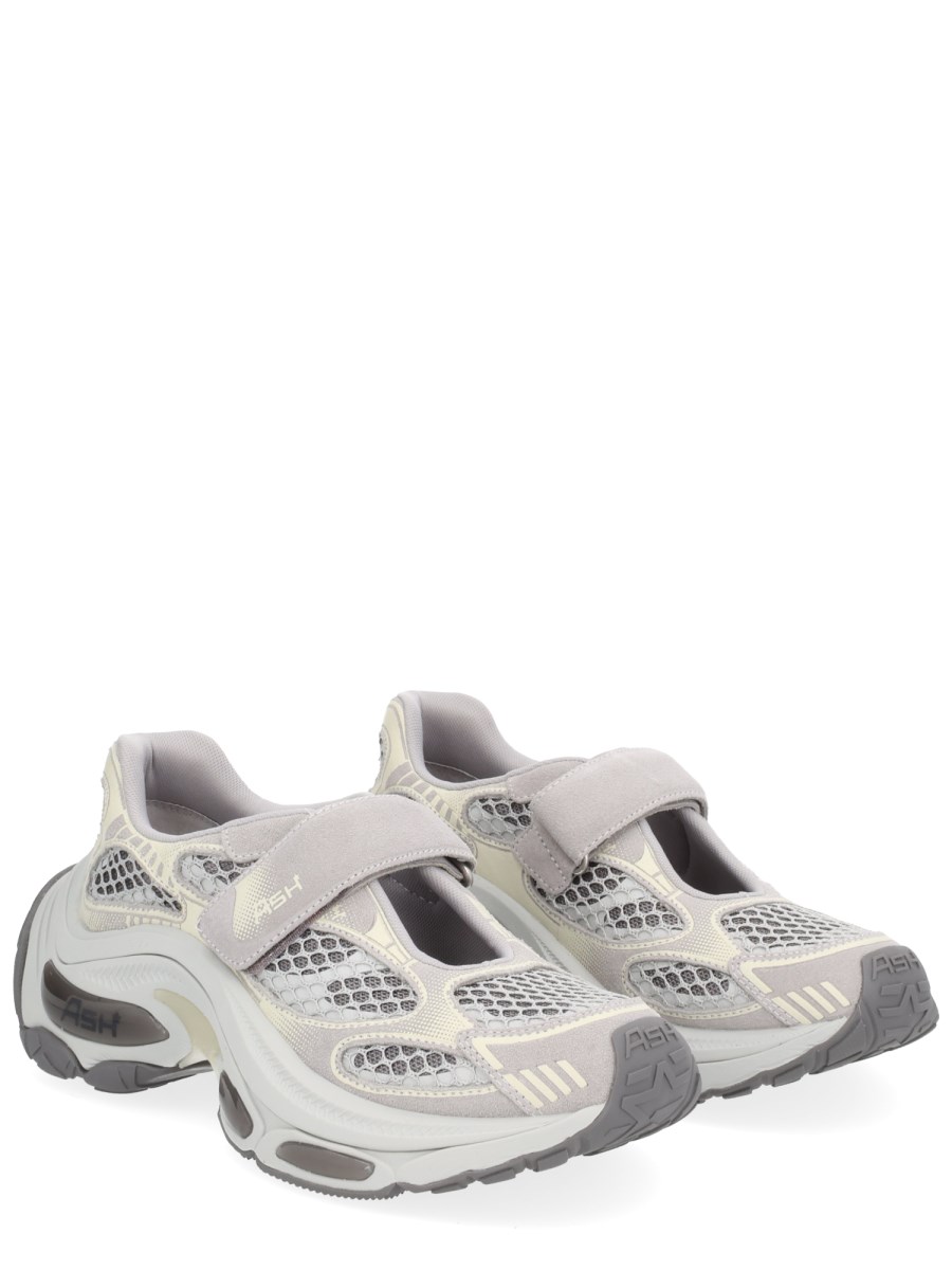 SNEAKER DRAKE