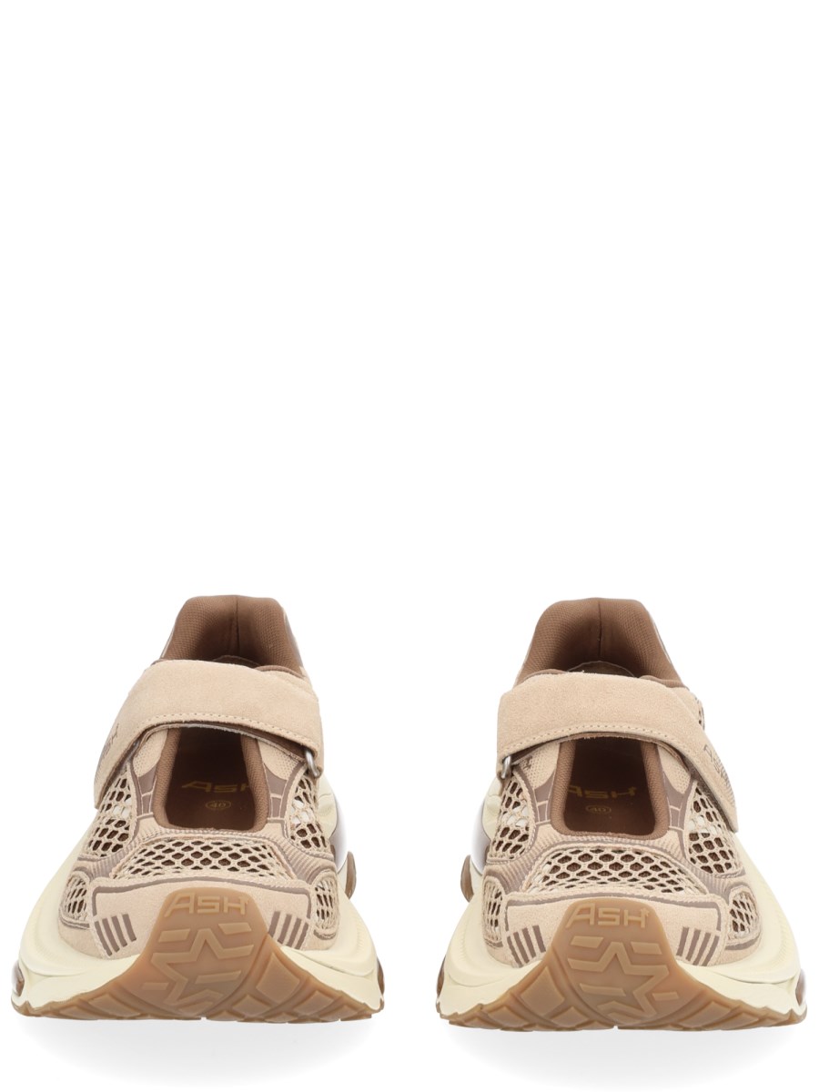 SNEAKER DRAKE