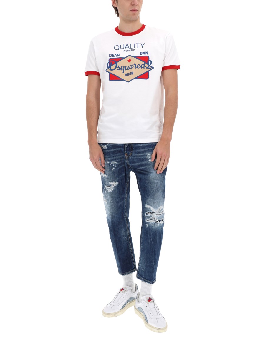 JEANS CON DETTAGLI DESTROYED