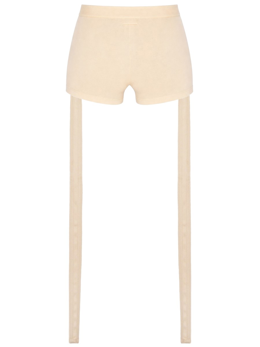 SHORTS CON PATCH LOGO