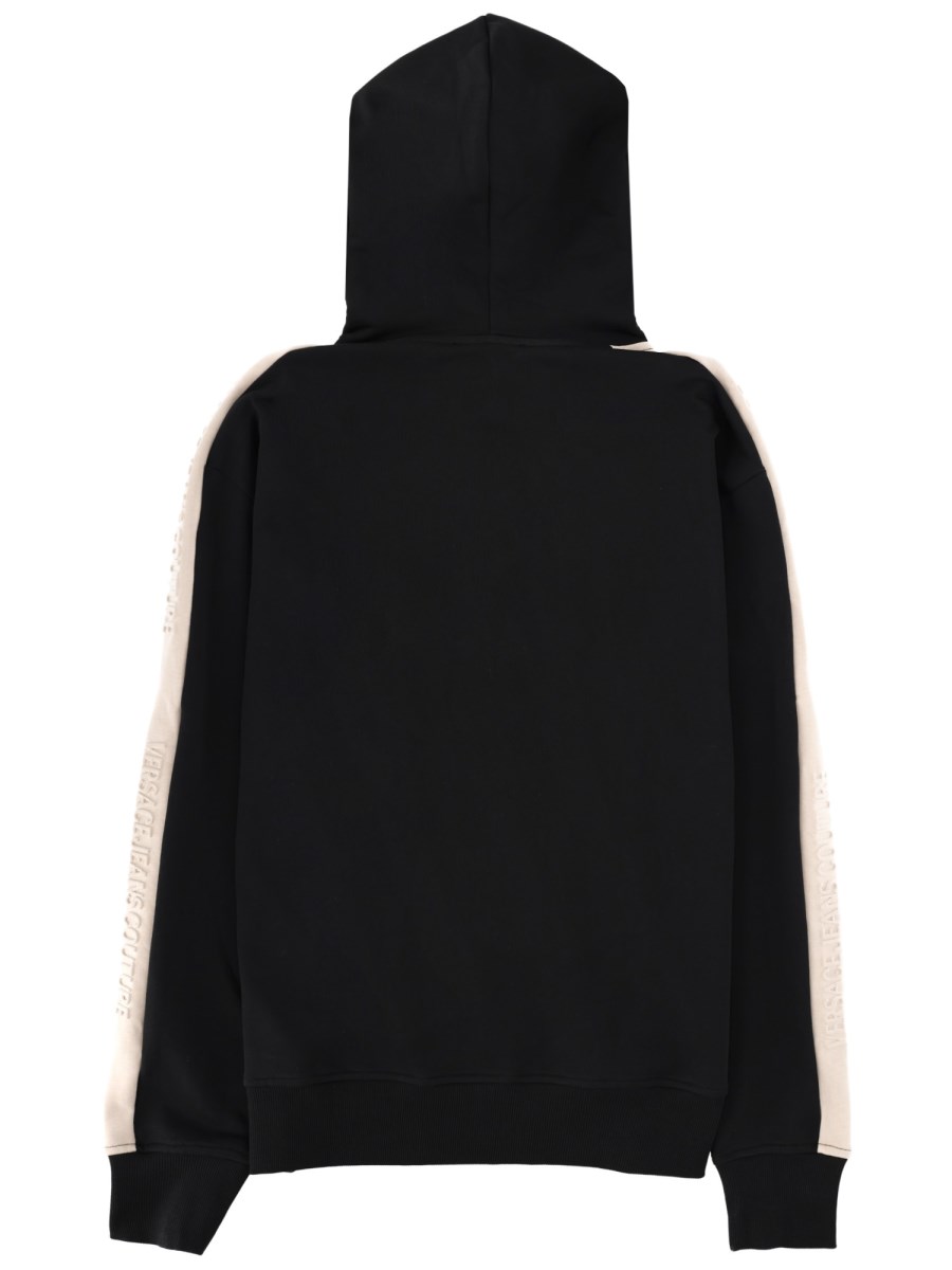 FELPA CON LOGO E CAPPUCCIO