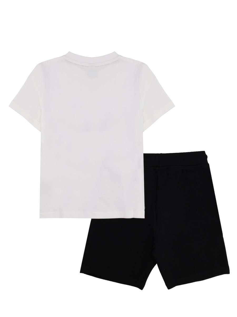 Set sportivo t-shirt e shorts 