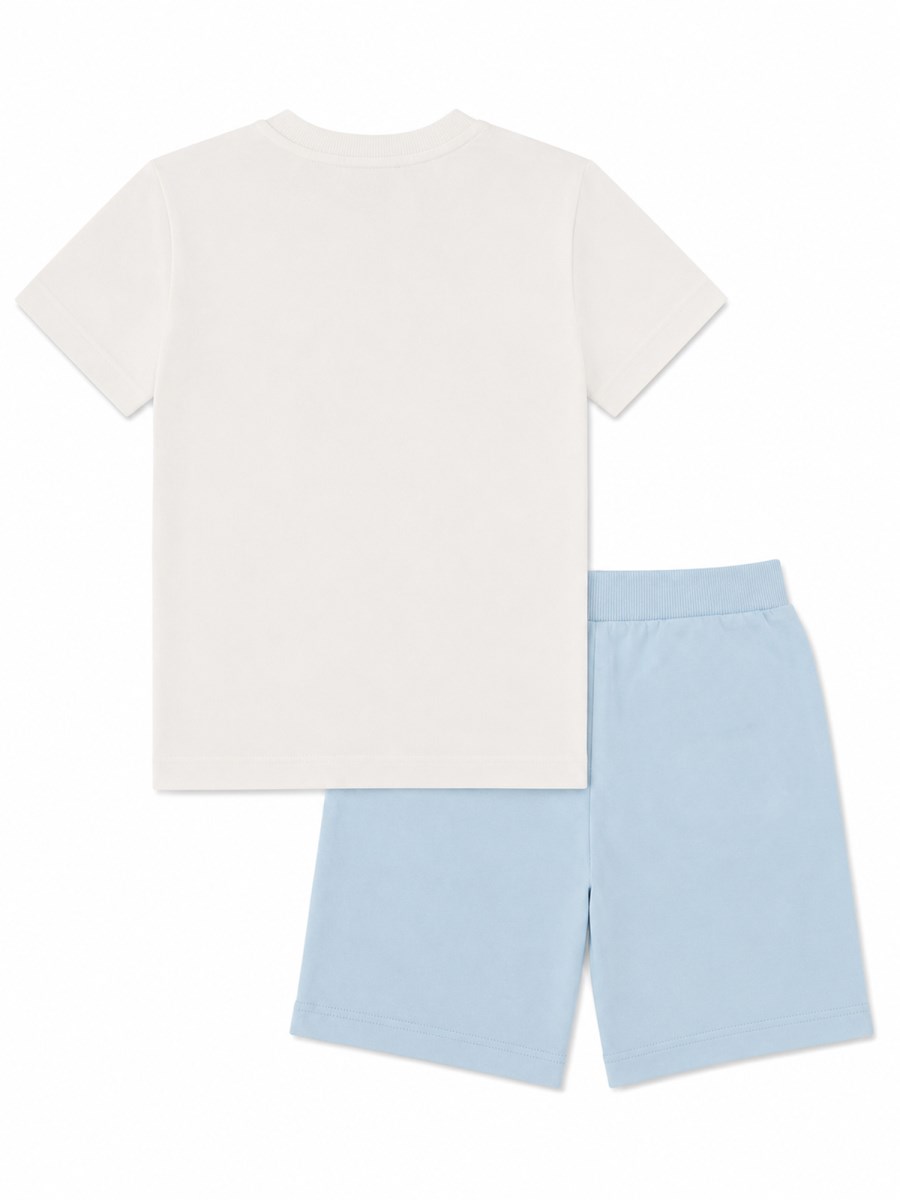 Set sportivo da bambino con t-shirt e shorts