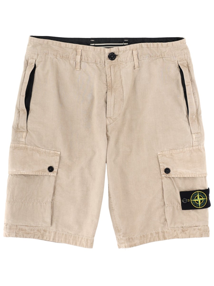 SHORTS CARGO CON PATCH LOGO