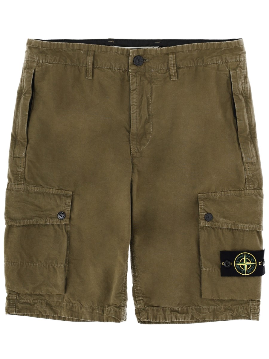 SHORTS CARGO CON PATCH LOGO