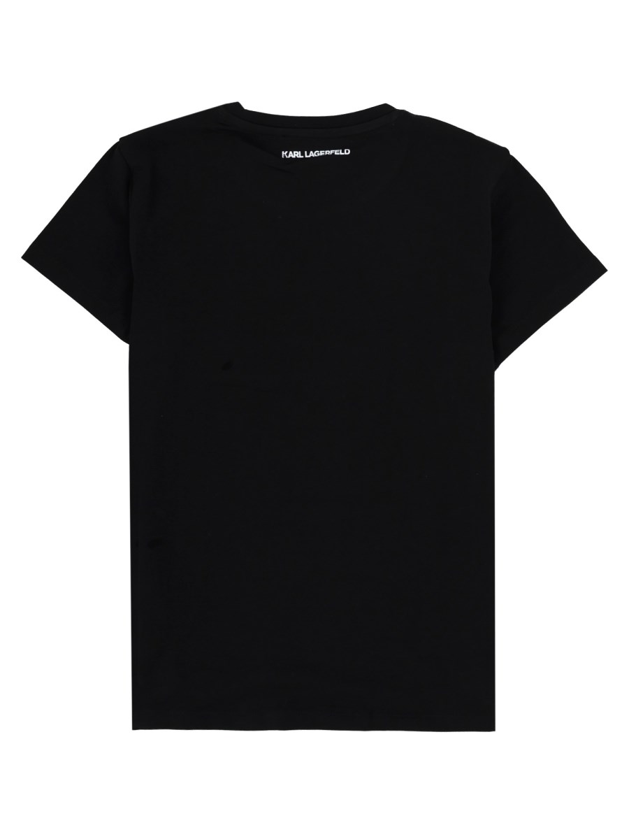 T-SHIRT CON STAMPA