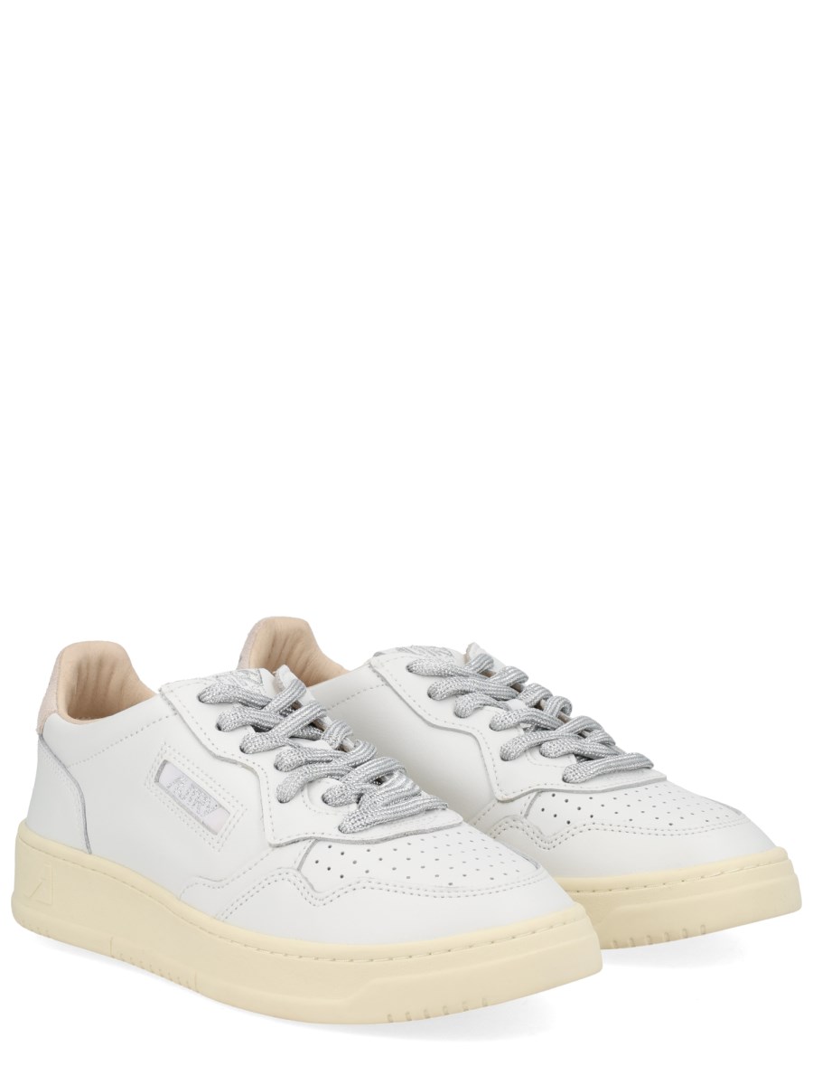 SNEAKER MEDALIST LOW