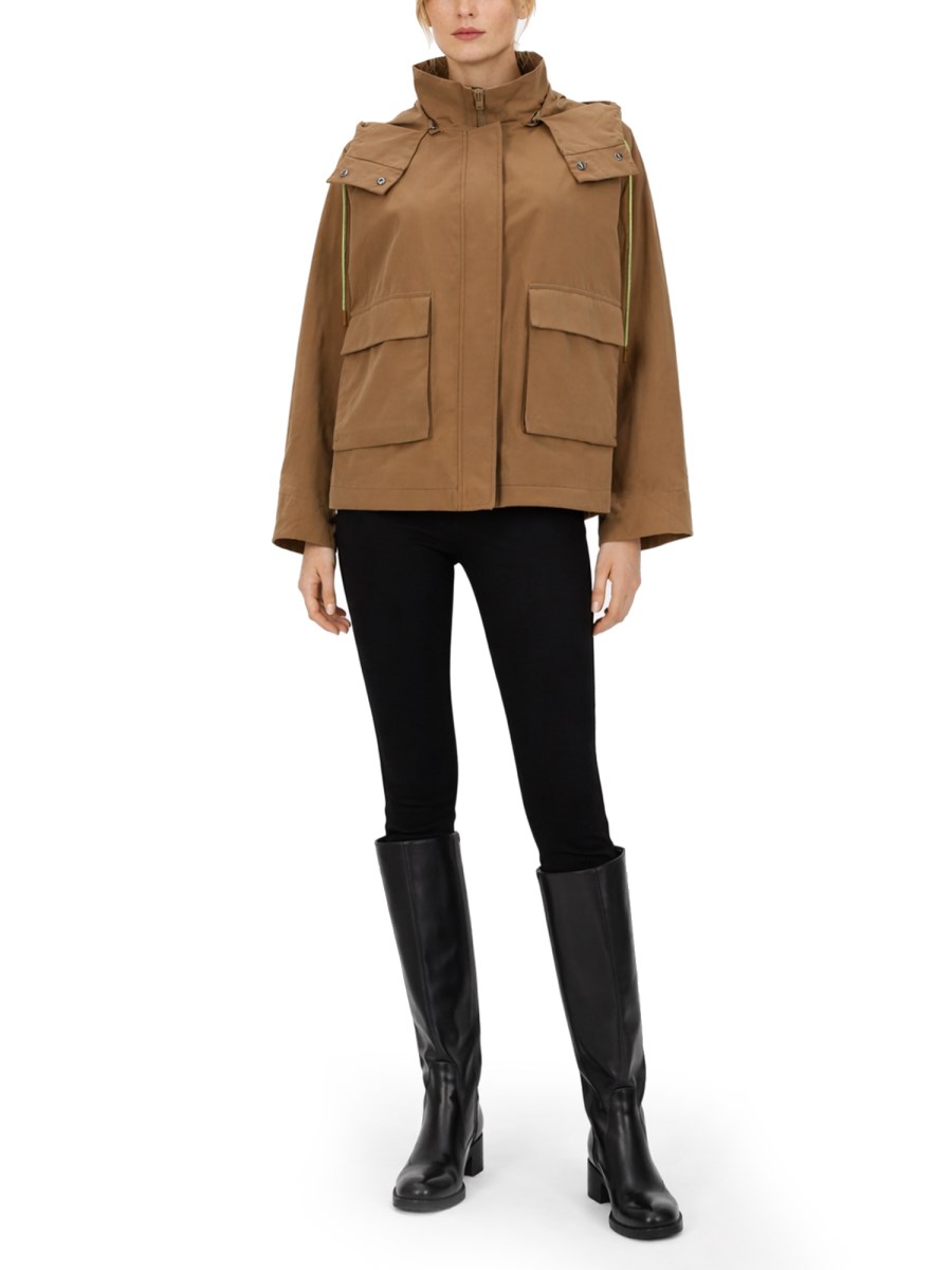 PARKA CORTO CON CAPPUCCIO