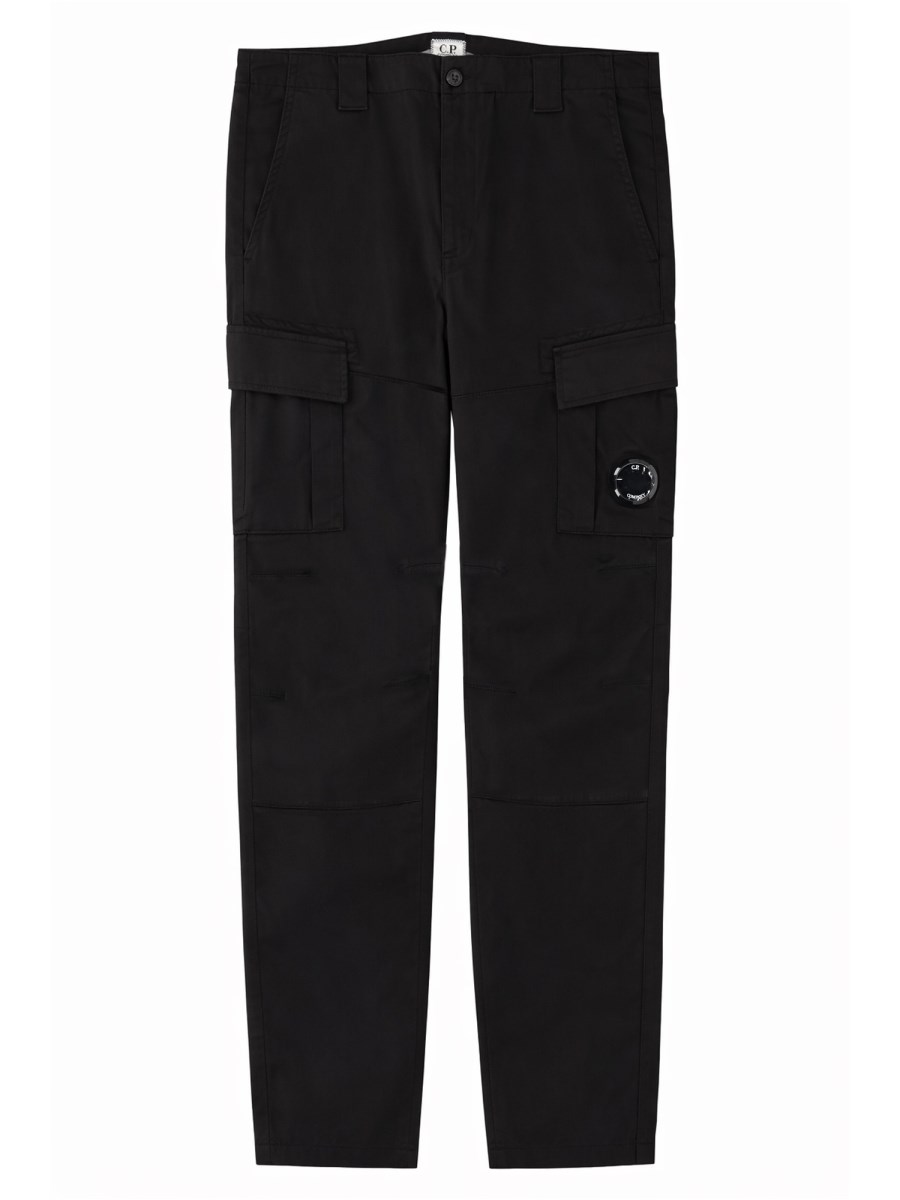 PANTALONE CARGO CON PATCH LOGO