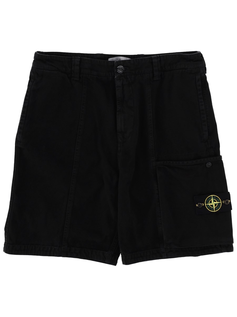 SHORTS CARGO CON PATCH LOGO