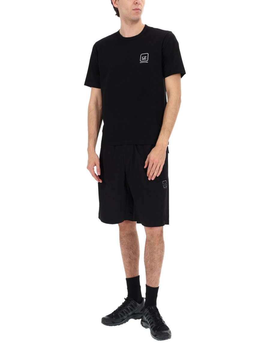 SHORTS METROPOLIS CON LOGO