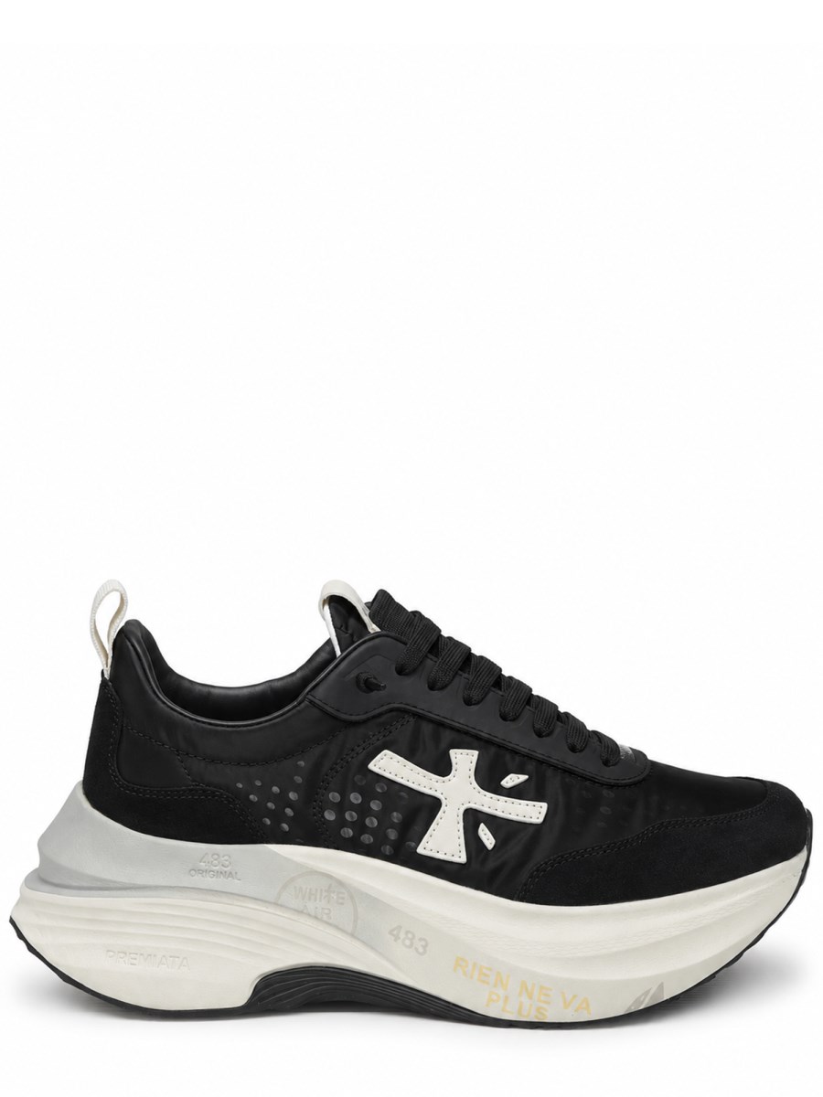 SNEAKER HILL