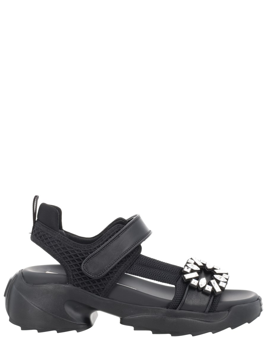 SANDALO VIV ON THE RUN