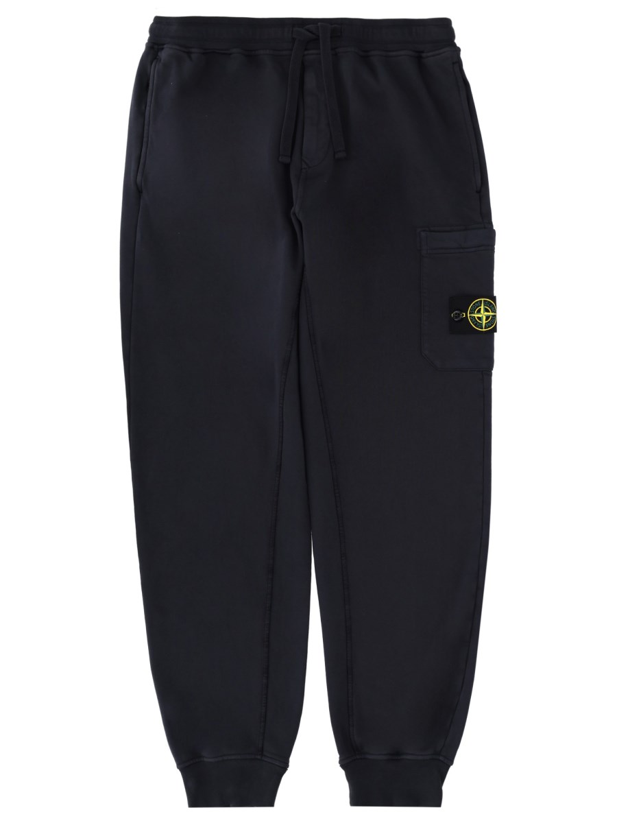 PANTALONE JOGGER CON PATCH LOGO