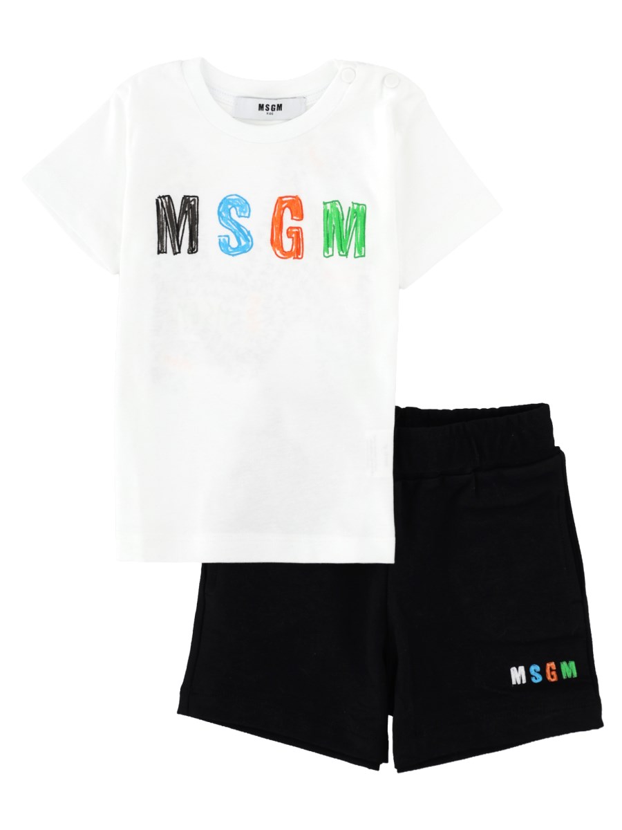 COORDINATO T-SHIRT CON STAMPA LOGO E SHORTS