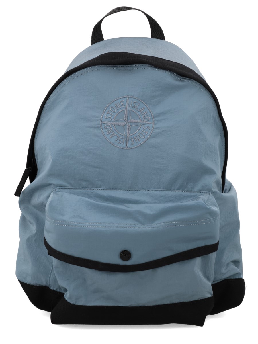 ZAINO CON TASCA FRONTALE
