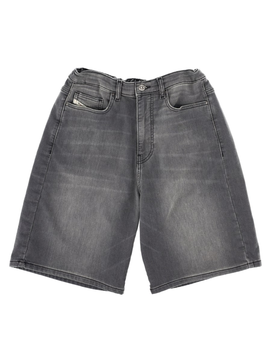 SHORT IN DENIM