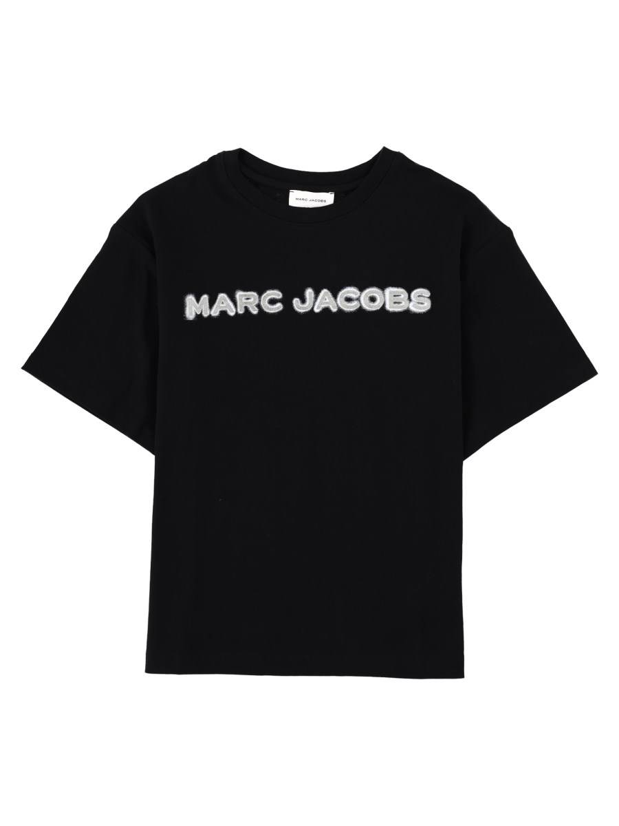 T-SHIRT CON SCRITTA