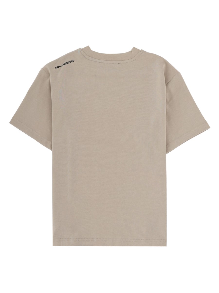T-SHIRT CON STAMPA