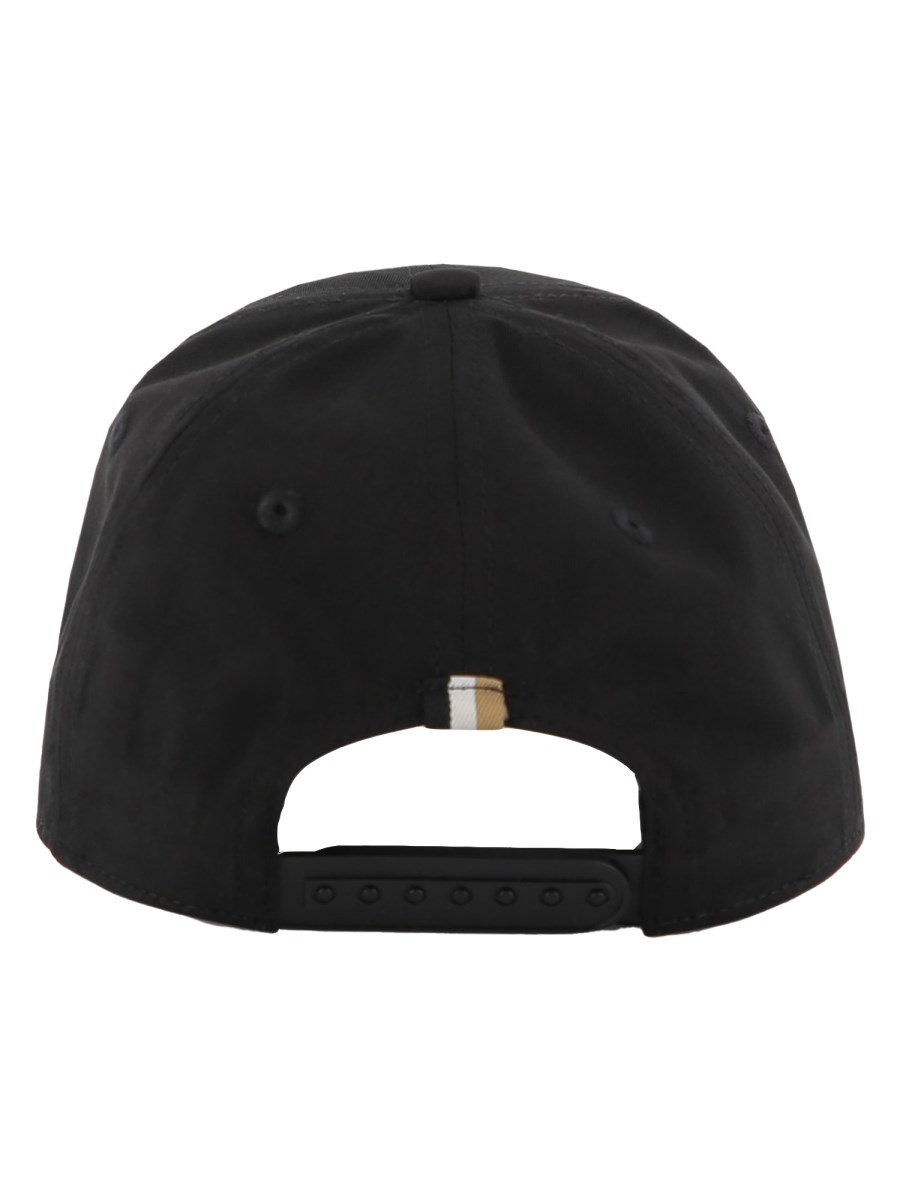 CAPPELLO CON VISIERA CON LOGO