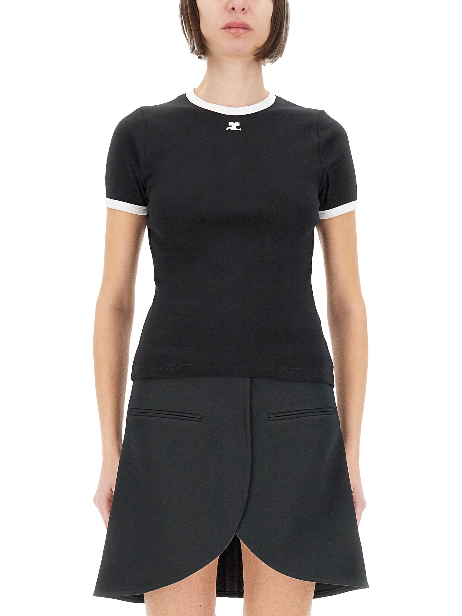 Courrèges Contrasting Trim Black T-shirt With Classic Silhouette In Black
