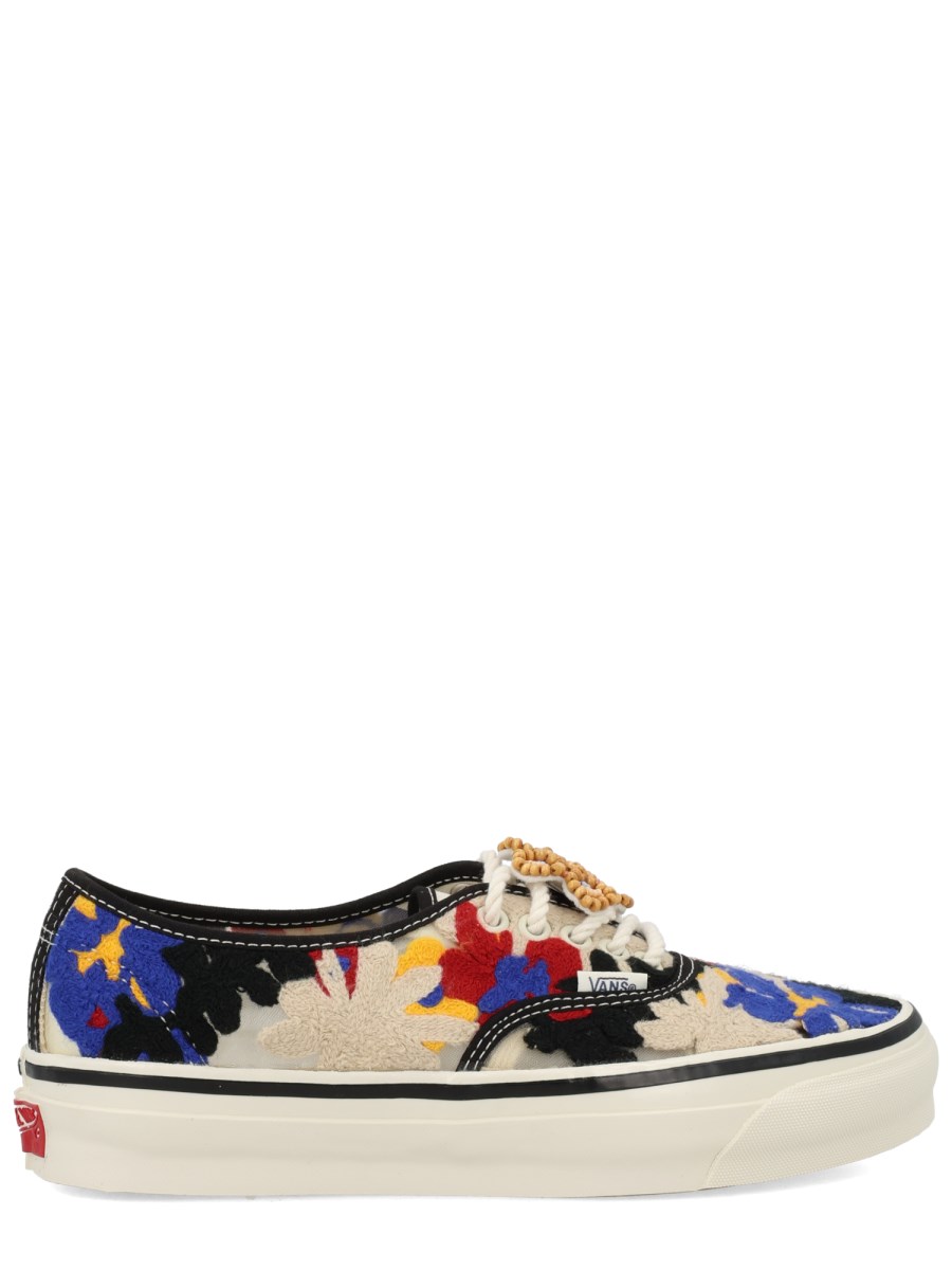 SNEAKER AUTHENTIC PREMIUM