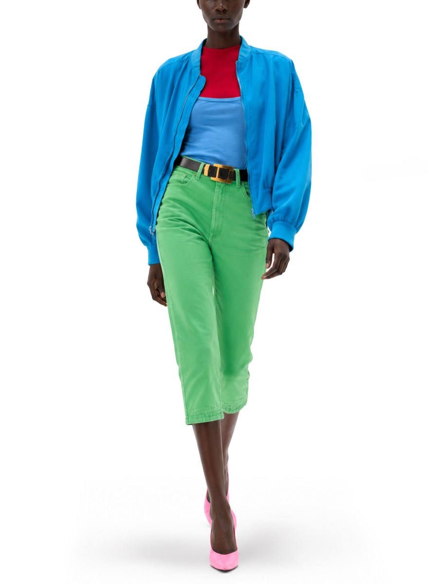 JEANS CAPRI CON PATCH MEDUSA