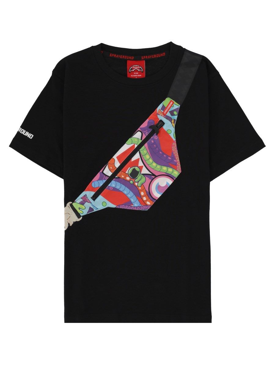 T-SHIRT CON GRAFICA