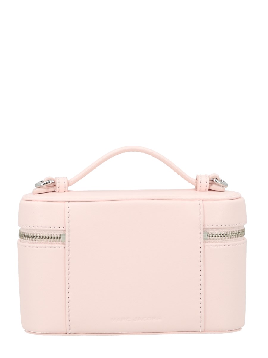BORSA VANITY SCENE