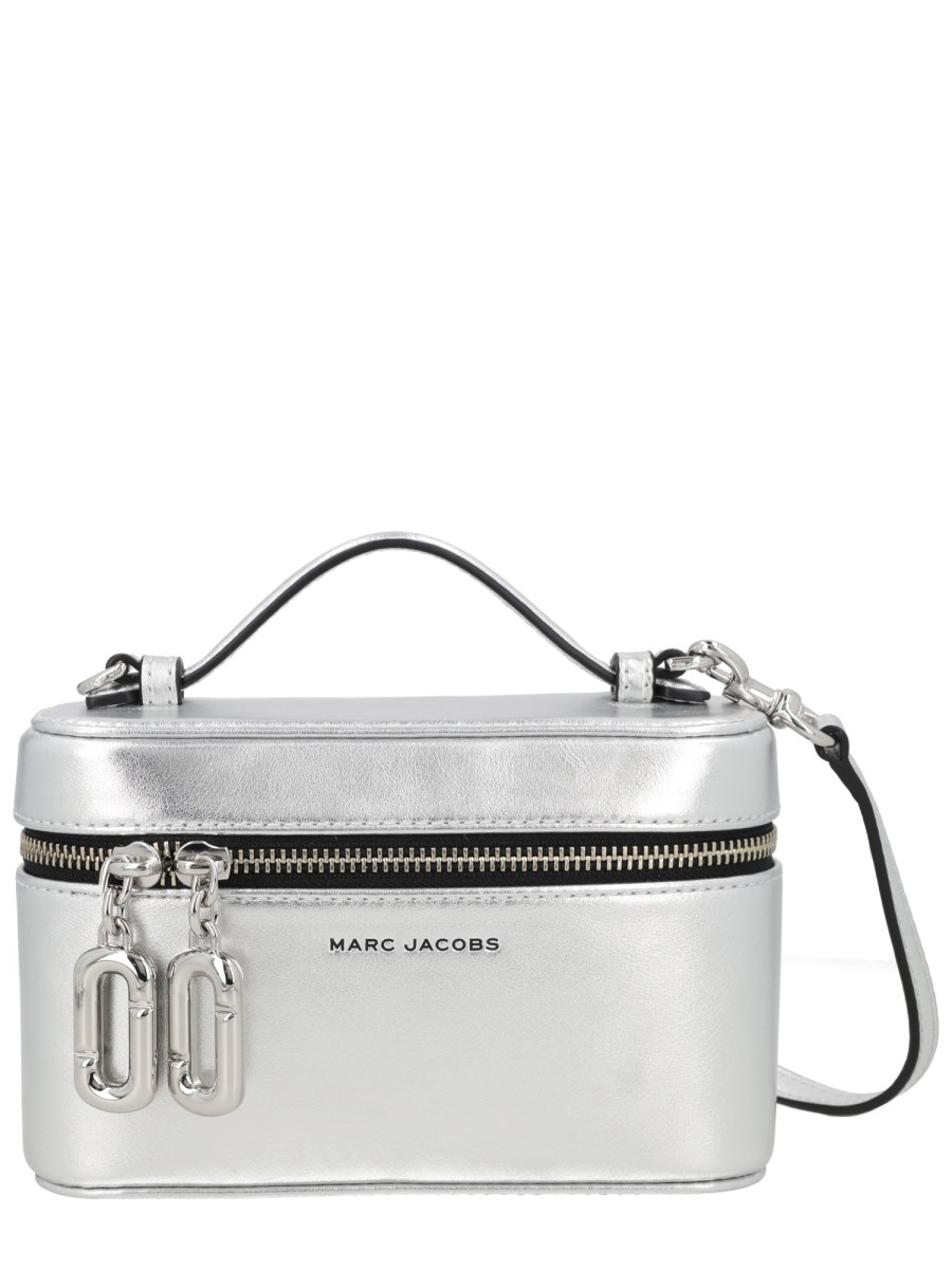 BORSA VANITY SCENE