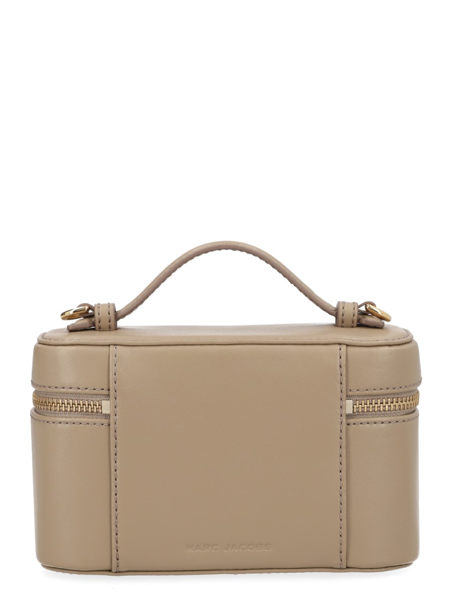 BORSA VANITY SCENE