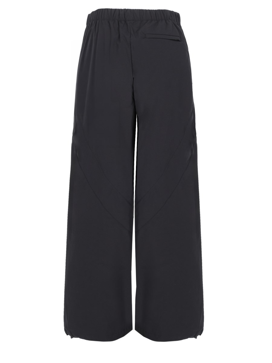PANTALONE TRUCK CON LOGO TRAFORATO
