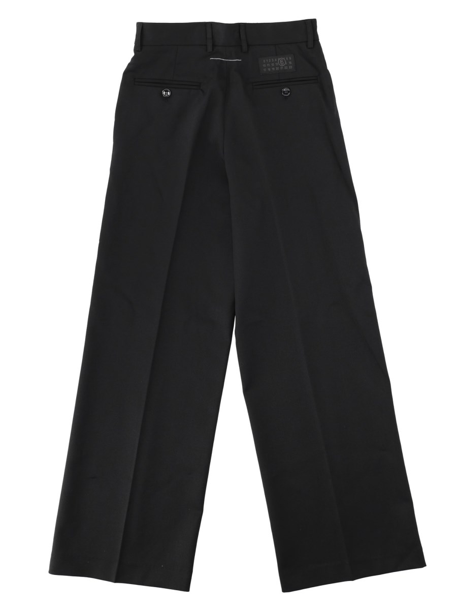 PANTALONI DALLA LINEA DRITTA E AMPIA