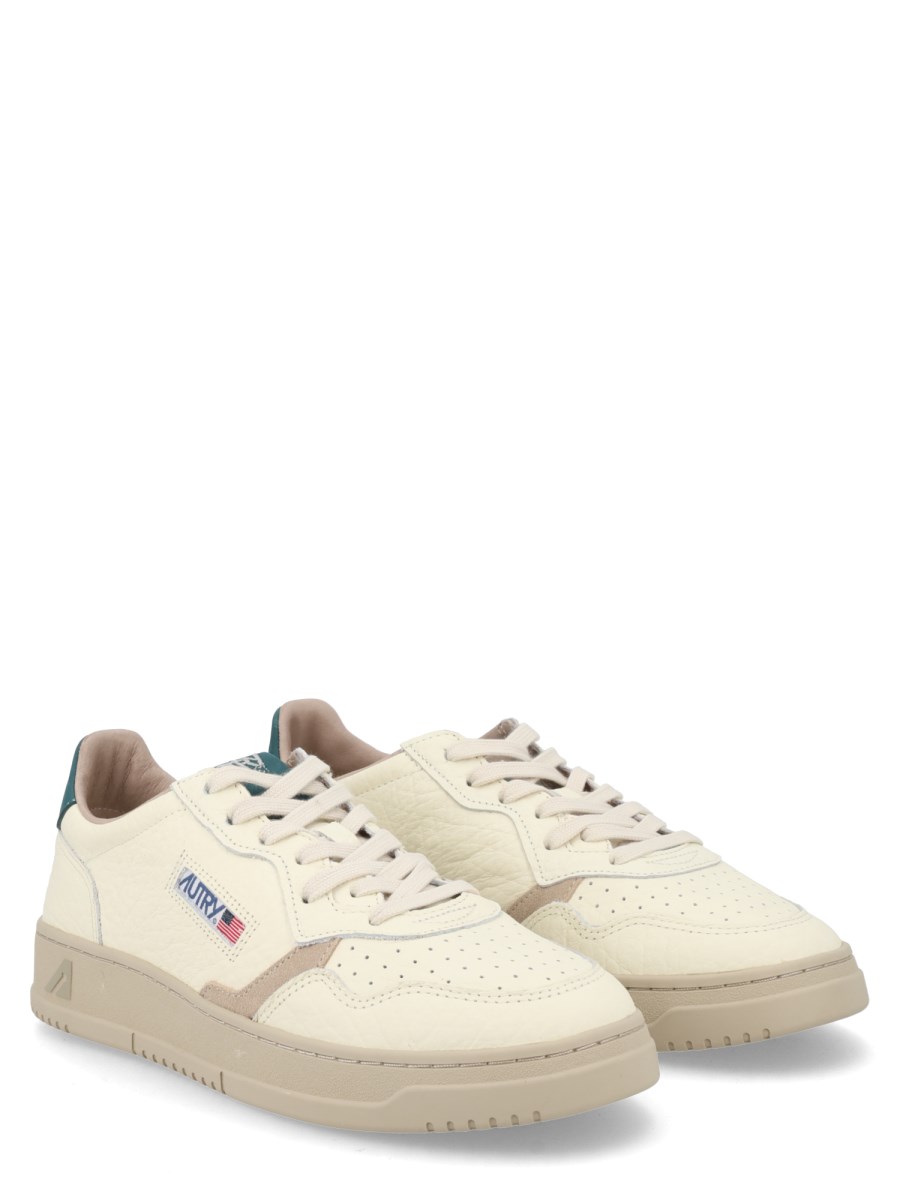 SNEAKER MEDALIST LOW