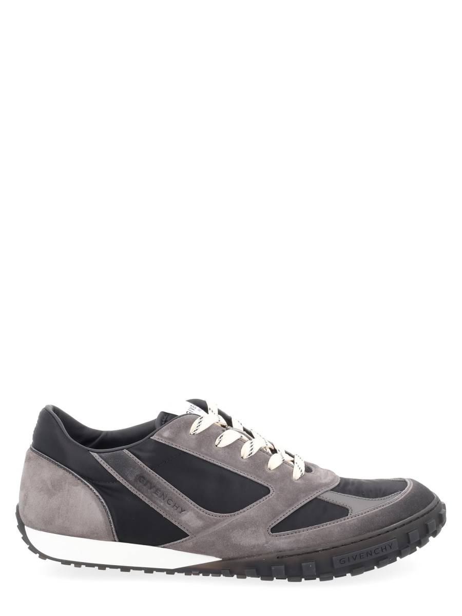 Sneaker Glide