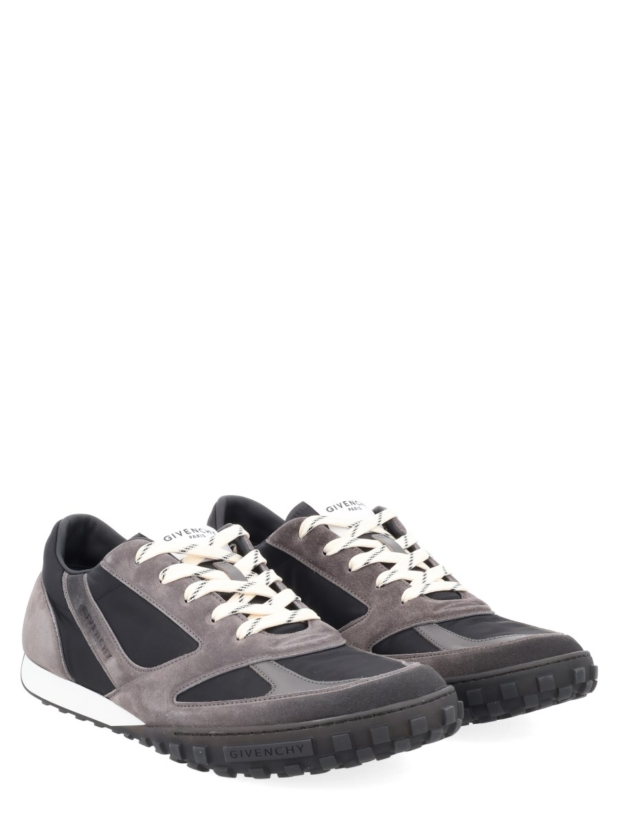Sneaker Glide